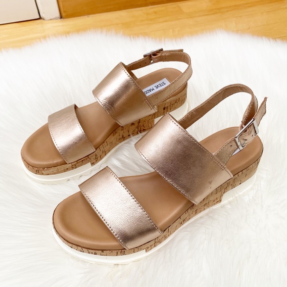 STEVE MADDEN Rose Gold Leather Platform Sandals - Picture 8 of 9